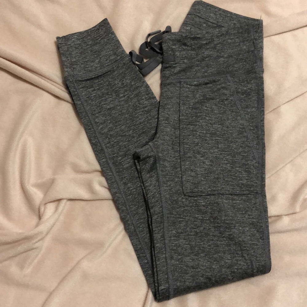 Aerie gray skinny joggers XS